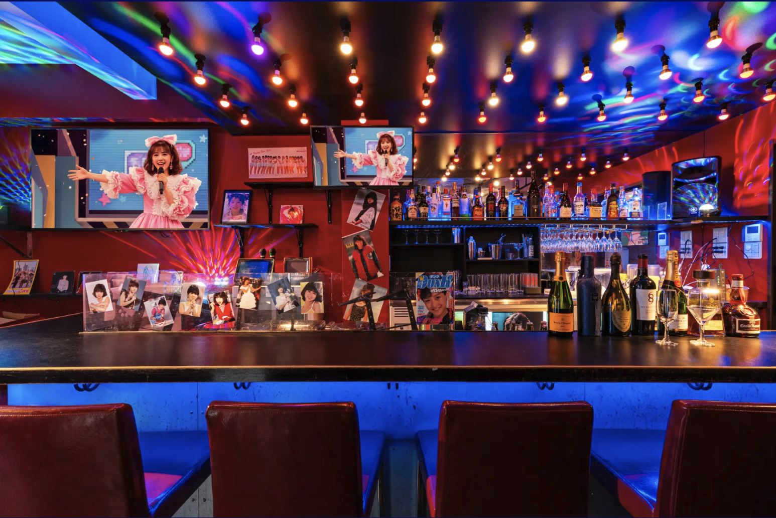 なんてったって中野 昭和平成アイドル酒バー 店内写真